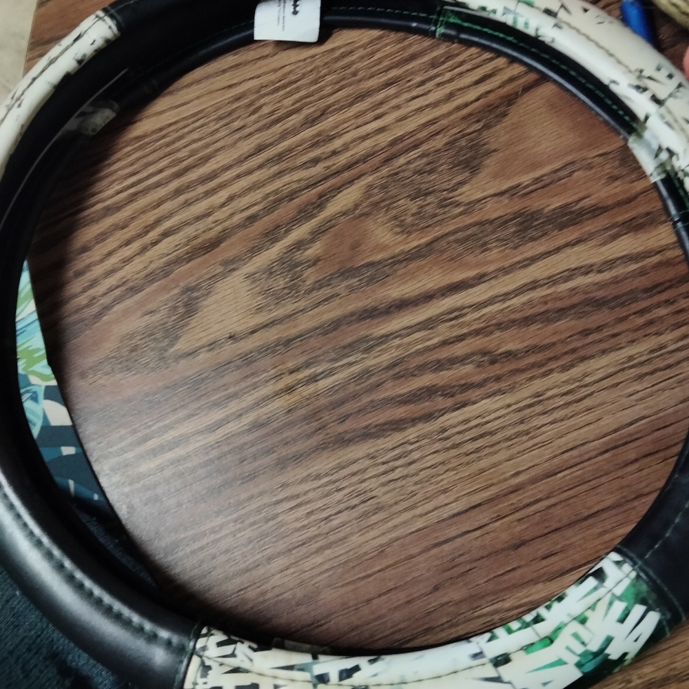 Joker steering wheel cover